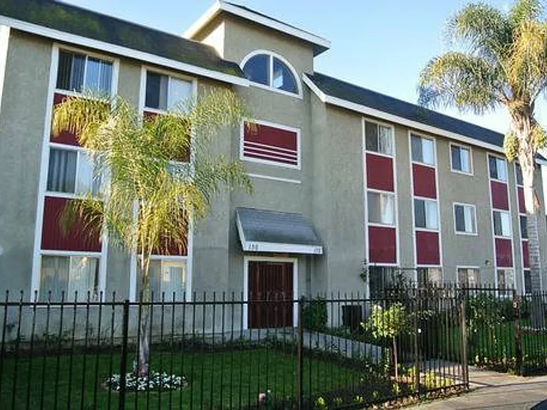 Troy Terrace Apartments — Photo 10