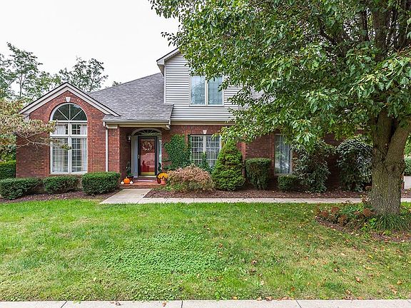 2nd image of 107 Stoneybrook Dr