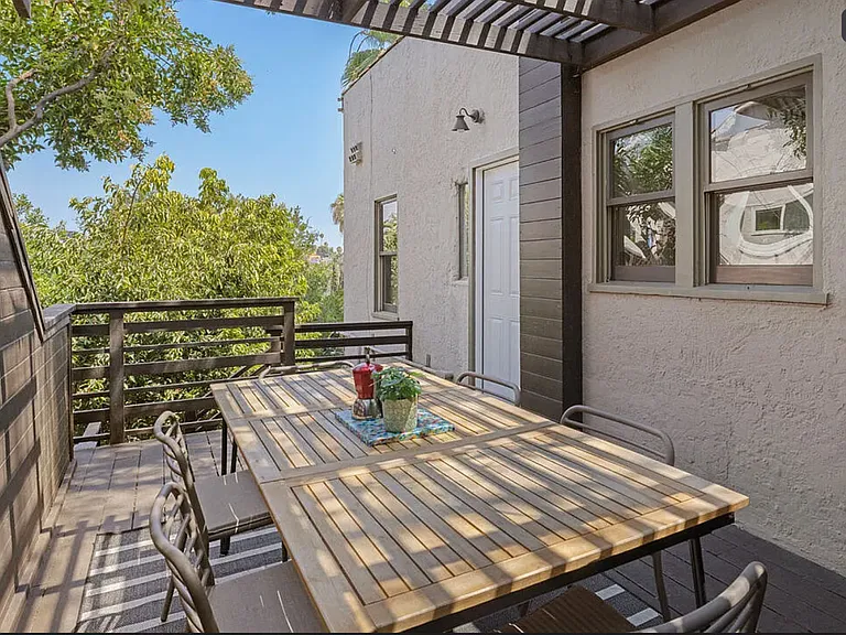 830 Robinson St #830 — Photo 10