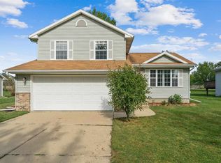 1865 Parkland Dr, Ely, IA 52227