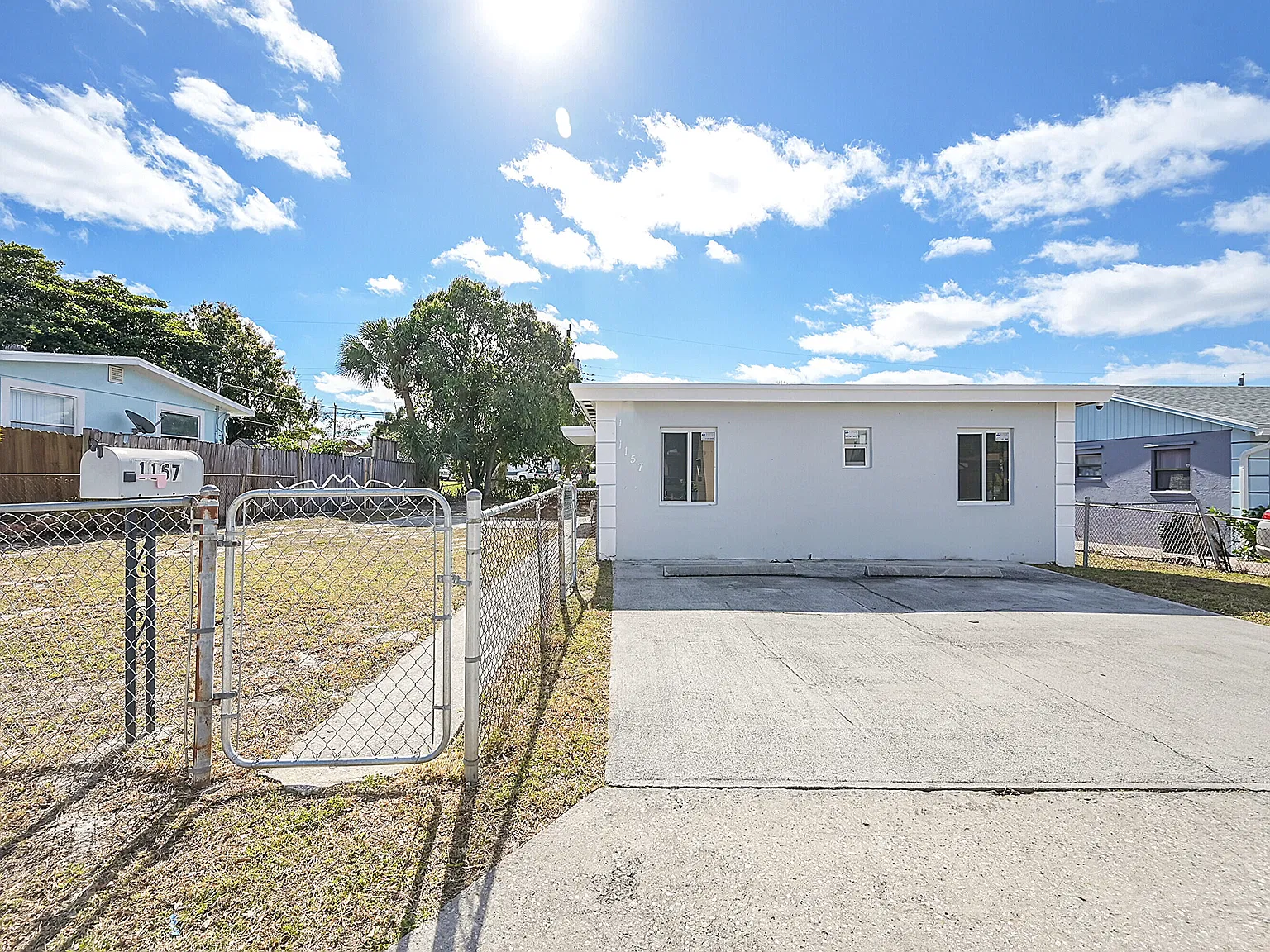 2 bed, 1.0 bath, 1378 sqft, $1,900 — Photo 2