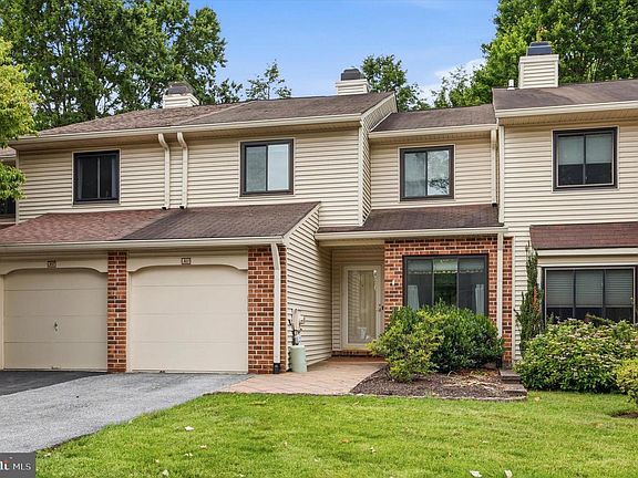 2nd image of 303 Hanover Ct