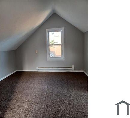 4th image of 10506 Manor Ave