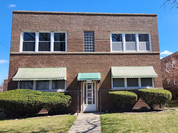 9027 Lavergne Ave APT 2A, Skokie, IL 60077
