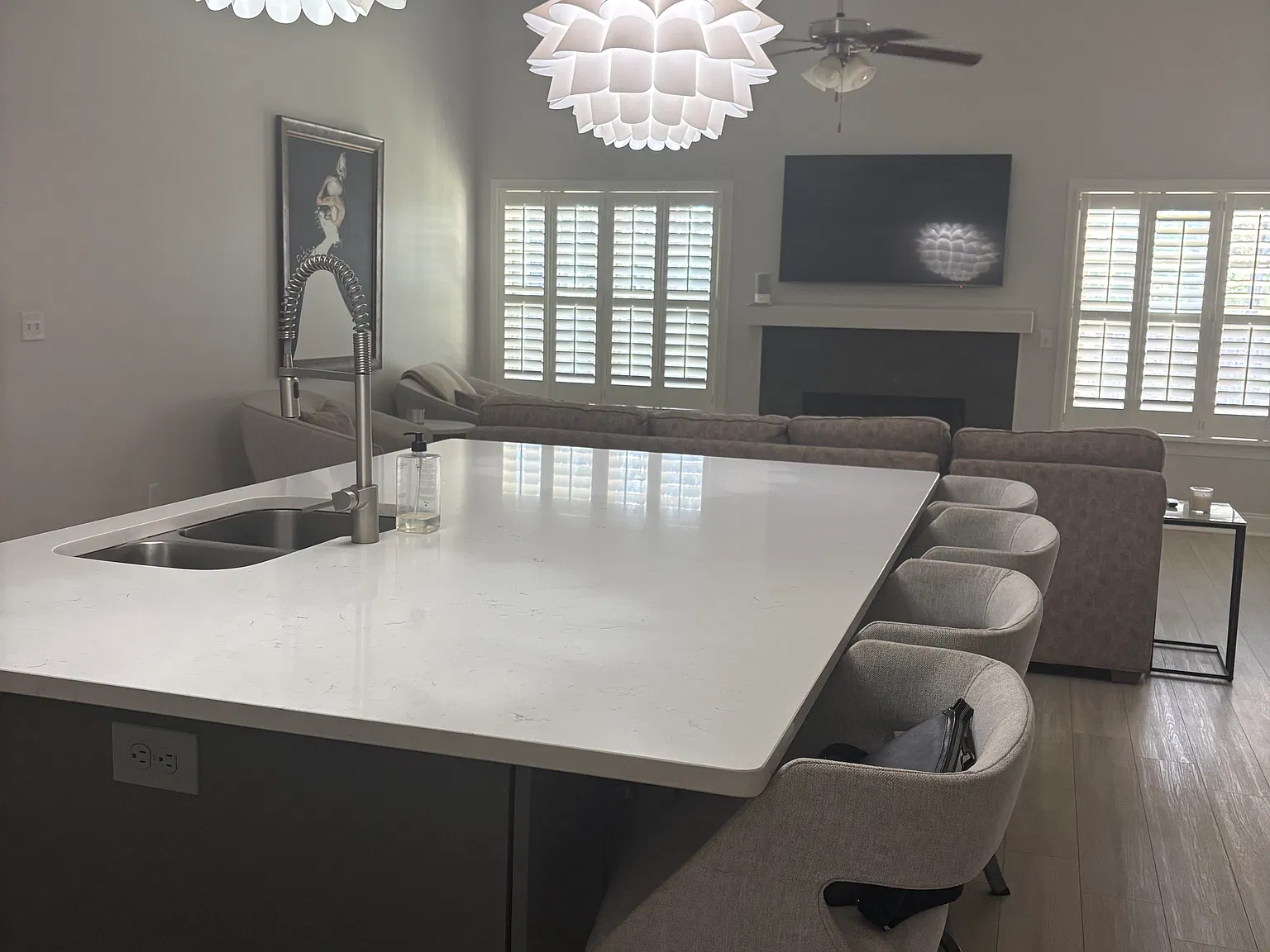 4 bed, 3.5 bath, 2927 sqft, $4,500 — Photo 3