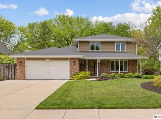 6701 Crooked Creek Dr, Lincoln, NE 68516