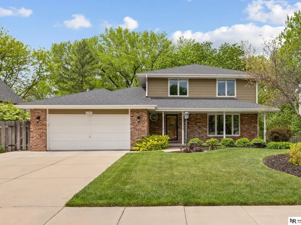 6701 Crooked Creek Dr, Lincoln, NE 68516