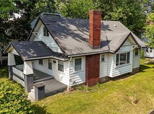 1033 Chalker St, Akron, OH 44310