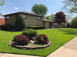 340 Berkshire Ln, Des Plaines, IL 60016