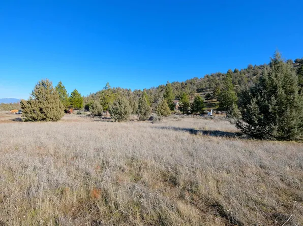 Hidden Valley Rd, Weed, CA 96094