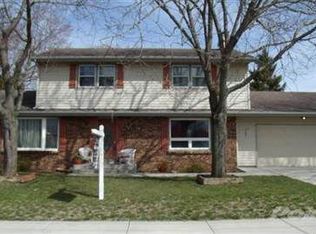 2724 Mineral Point Ave, Janesville, WI 53548