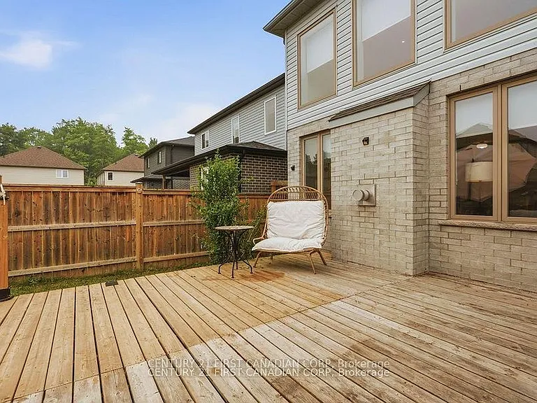 464 Jessica Way — Photo 37
