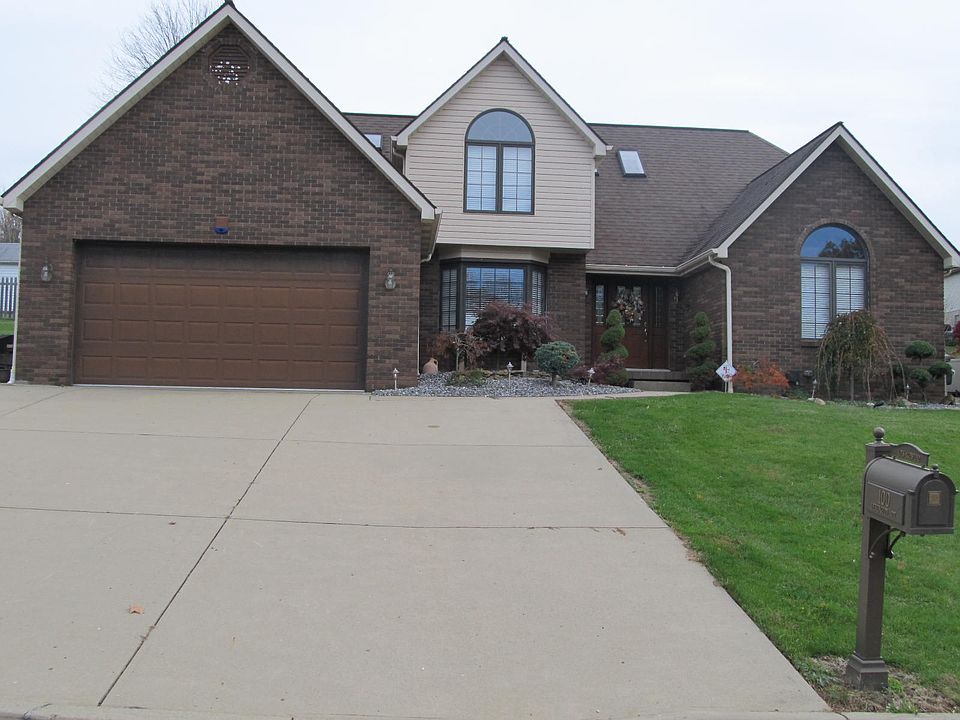 1st image of 100 Lexington Dr