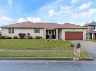 1253 E Lakewood St, Springfield, MO 65804