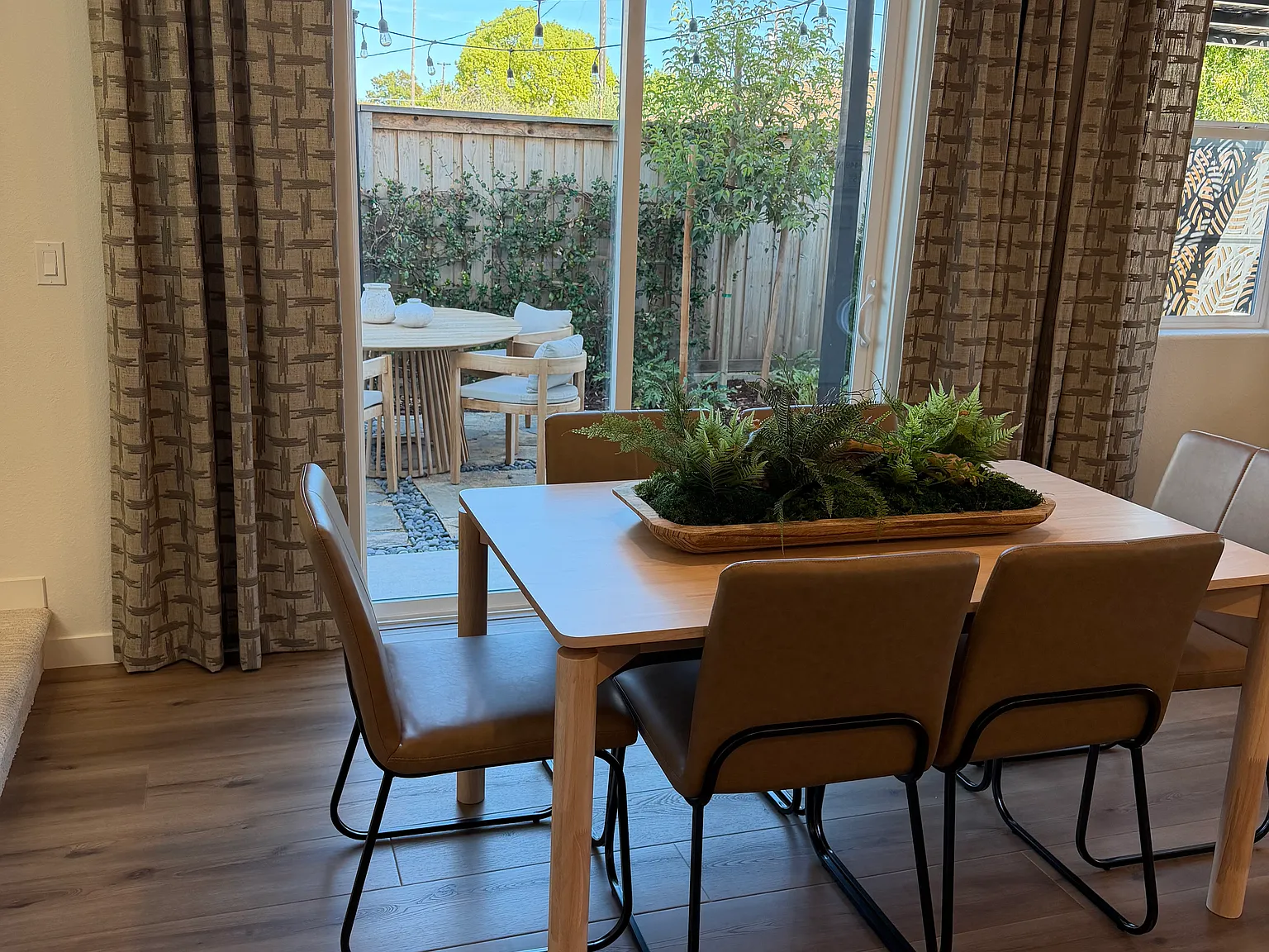 3 bed, 1565 sqft, $3,250 — Photo 2