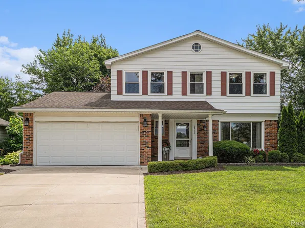 24700 Highlands Dr, Novi, MI 48375