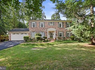 1704 Clovelly Ct, Vienna, VA 22182