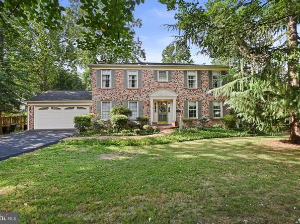 1704 Clovelly Ct, Vienna, VA 22182