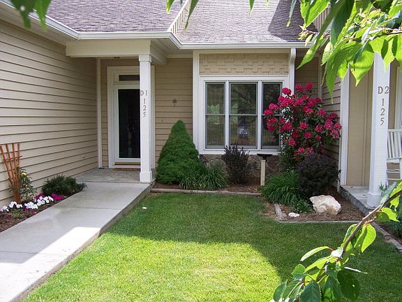 2nd image of 125 W Meadow Dr #D1
