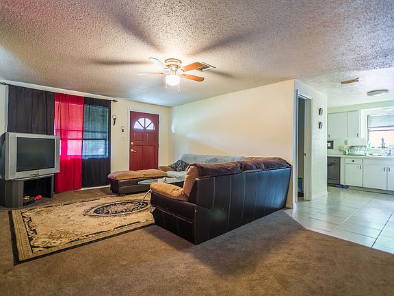 4th image of 10161 61st Way N