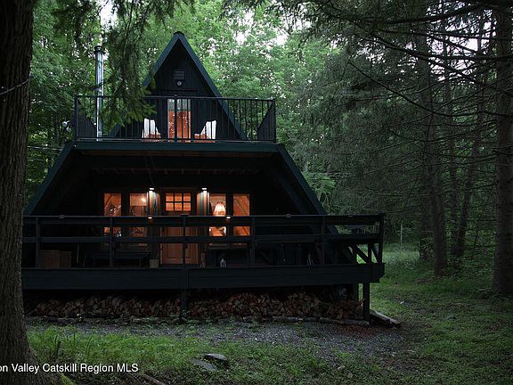 3rd image of 161 Pine Hill Road