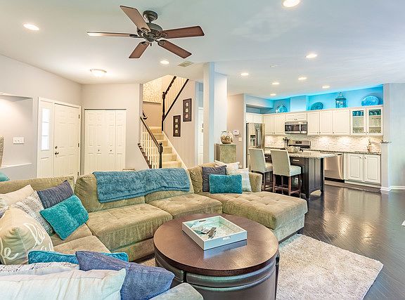 4th image of 604 E Thornhill Ln