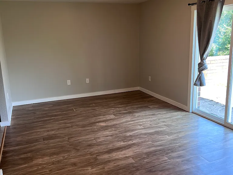 2308 Barbara Ln #V-2 — Photo 3