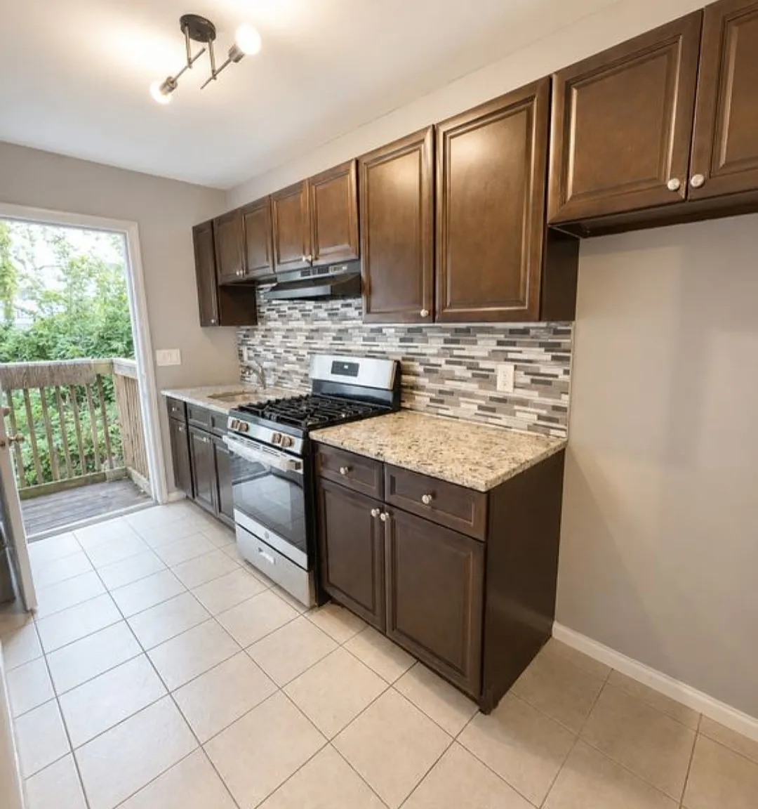 3 bed, $2,250 — Photo 1