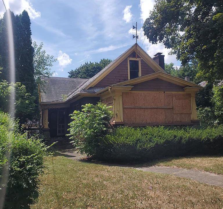 1st image of 1307 Lake St