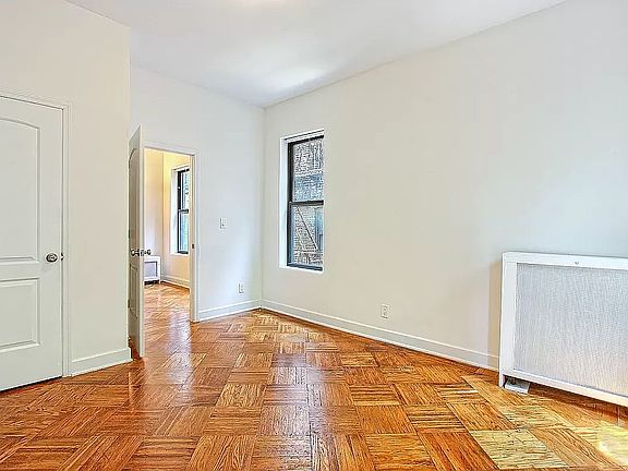 5th image of 146 Fenimore St APT B2