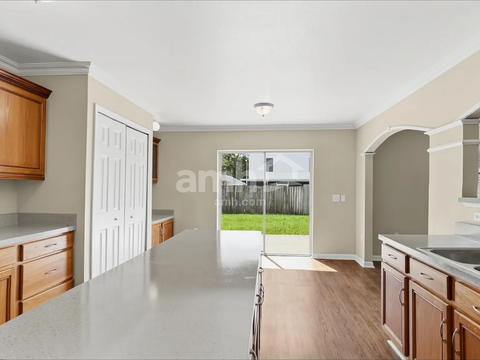 4 bed, 2.5 bath, 1891 sqft, $2,125 — Photo 4