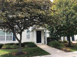 24 Lorien Pl, Melville, NY