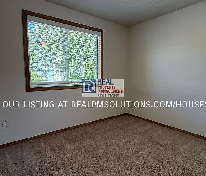 8514 N Syracuse St #1 — Photo 12