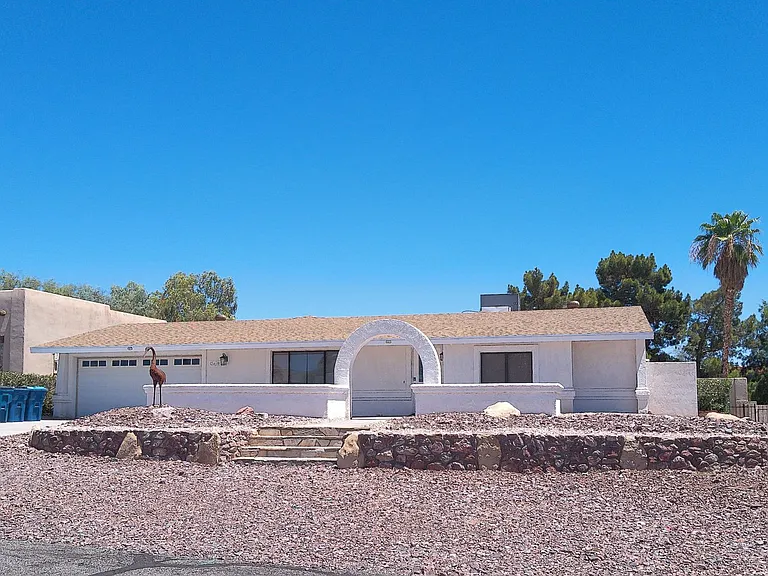 2410 Baron Dr — Photo 2
