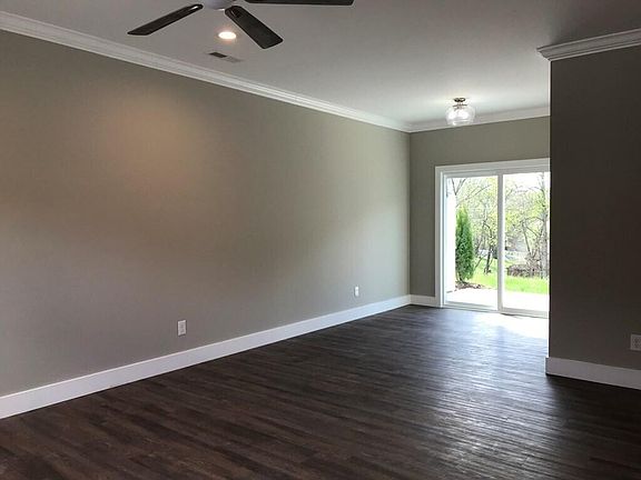 4th image of 3733 Keri Ln NE