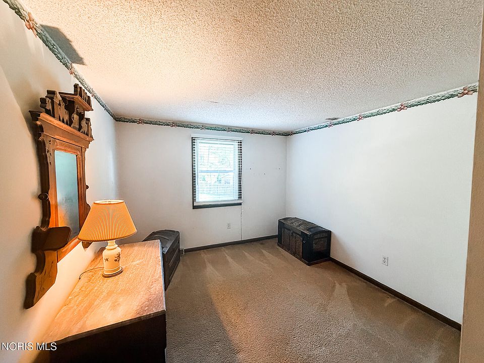 40th image of 1443 Eastgate Rd