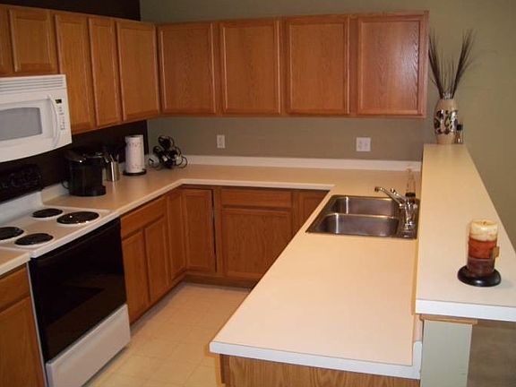 3rd image of 368 Willoughby Way W