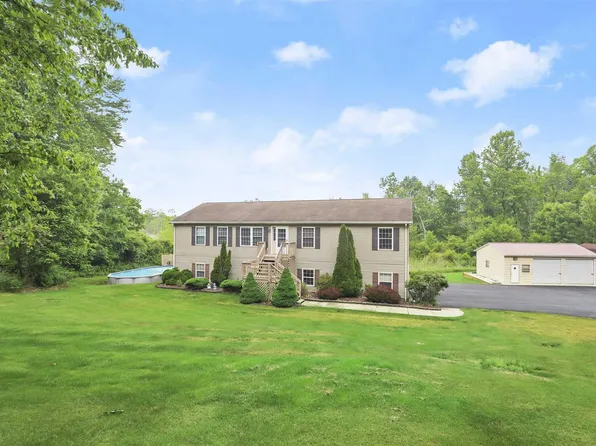 15 FOX HOLLOW Lane, Hopewell Junction, NY 12533