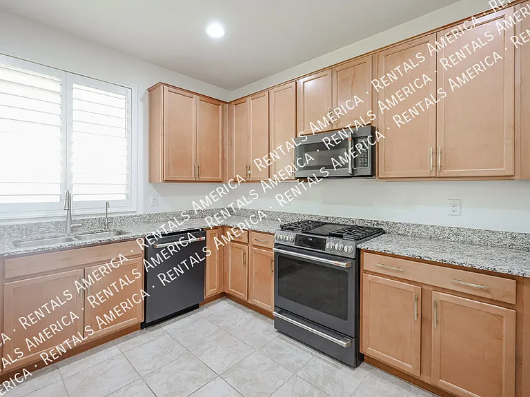 13487 N 174th Ave — Photo 15