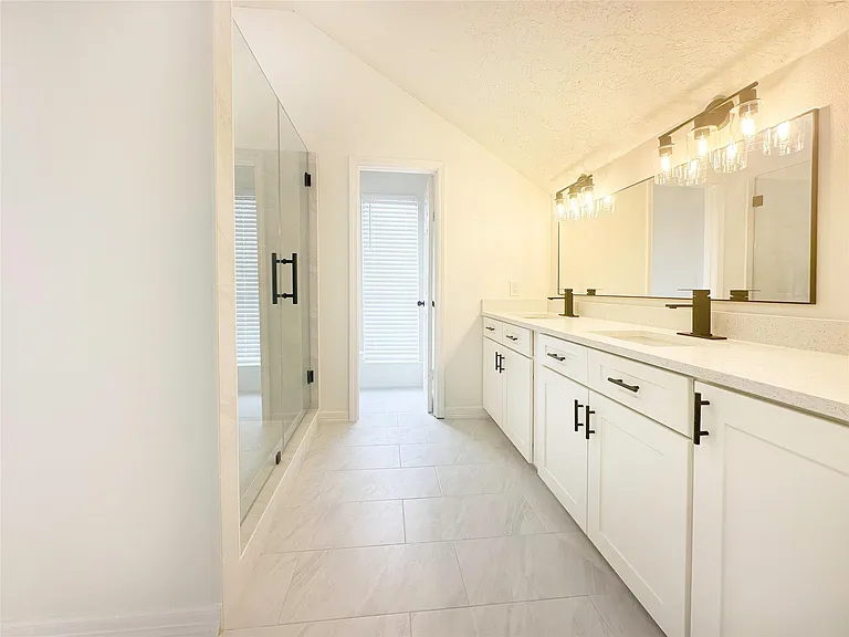 9843 Stableway Dr — Photo 28