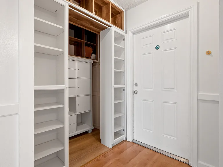 620 NE 12th Ave #602 — Photo 9