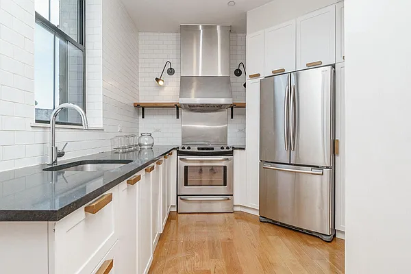 Rented by MySpaceNYC | media 47