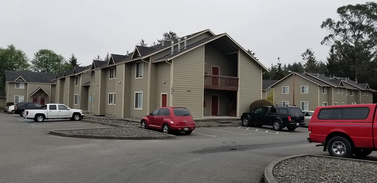Building Photo - 1859 Sandpiper Ln #169-176