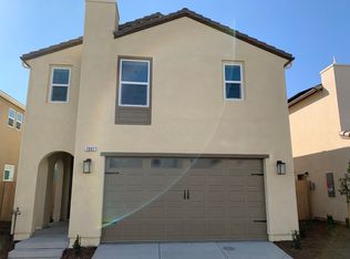 2062 N Perry Ln, Clovis, CA