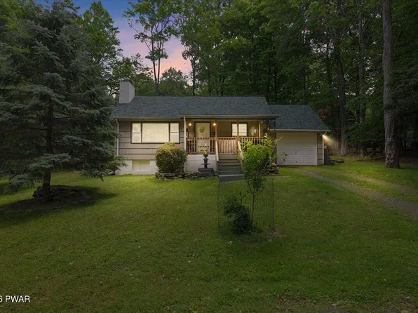 107 Maple Dr, Greentown, PA 18426