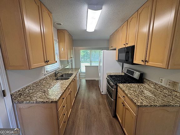 4th image of 207 Kentwood Dr