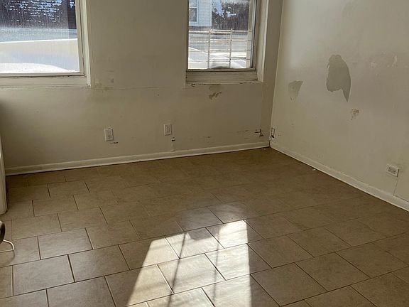 5th image of 1557 Ohm Ave