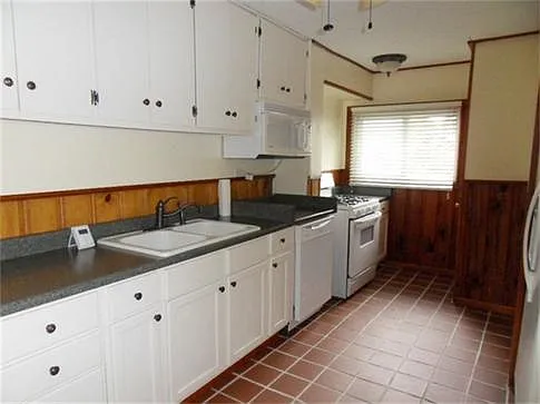 Kitchen Unit 1
