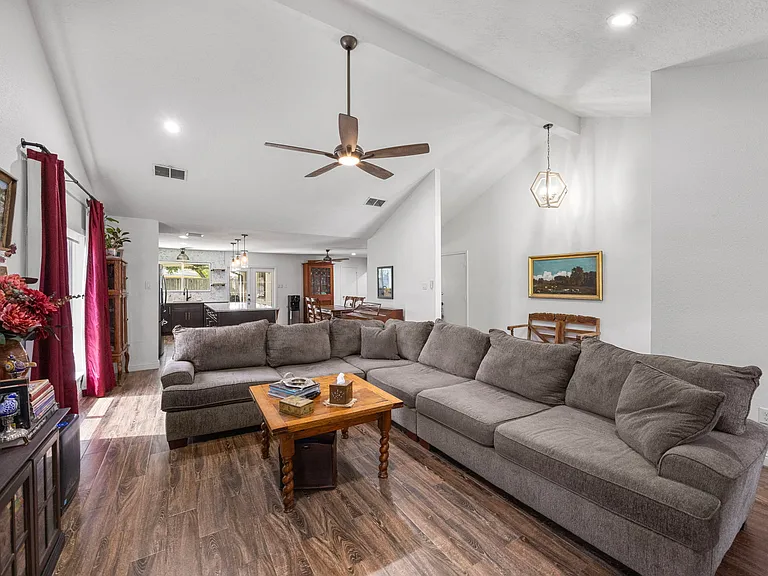 22610 Coriander Dr — Photo 7