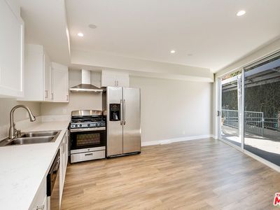842 11th St APT 6, Santa Monica, CA, 90403